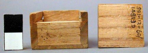 Small Square Wooden Box with a Lid for two small lead figures