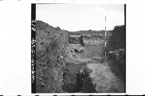 W. interior walls and terraces of Plaza at SW corner of Mound 1