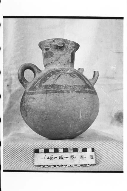 Pottery Dichrome Cantharo