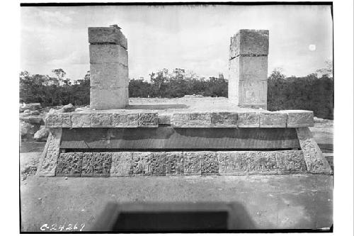 NE Colonnade - front of throne looking N