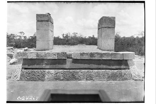 NE Colonnade - front of throne looking N