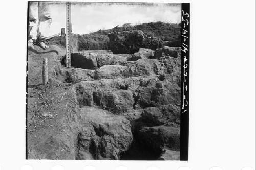 Mound 4-W.  Section N98.12E from W showing eroded adobes.  At .6' on rod is begi