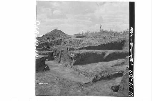 SW corner, interior of Plaza, showing upper terraces.  From N68.32W to W.  S.Pla