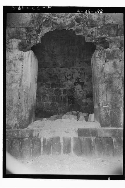 Inner basement, Structure 2C6 (Casa 1); West side; Rooms 5-6