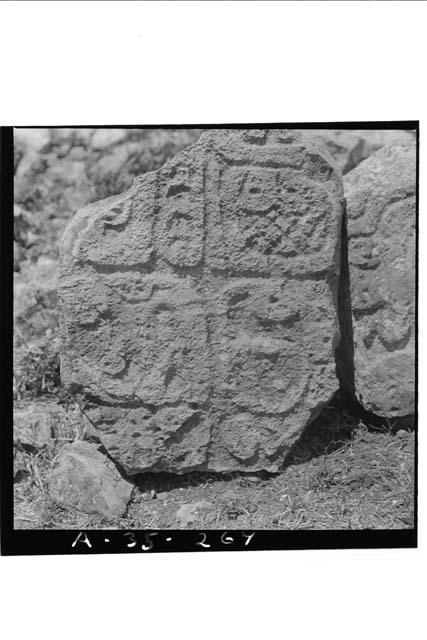 Individual stone from glyphic altar, Str. 2B2