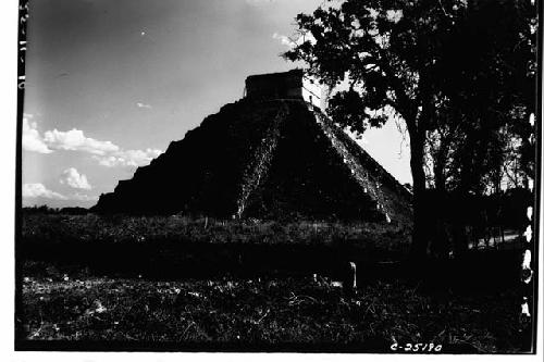 Castillo from near Chac Mool