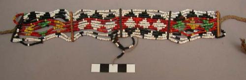 Multi-colored bead necklace choker (xaulus), worn by men and women +