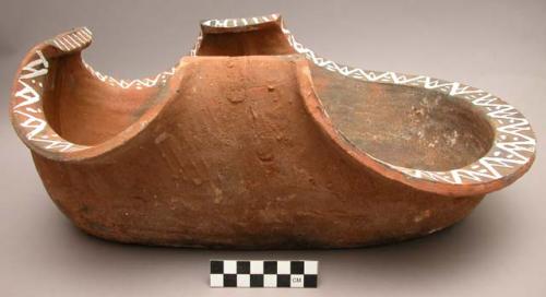 Pottery cooking stone (dapulan) of white on red ware