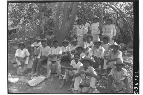 Group of workmen at Structure 3 E 3