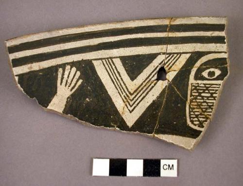 Black/white Mimbres bowl sherd