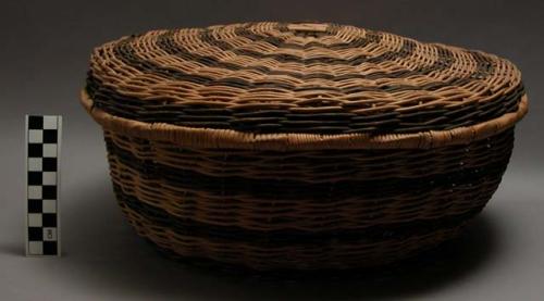 Round wicker baskets