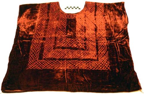 Velvet shirt with machine-stitched design