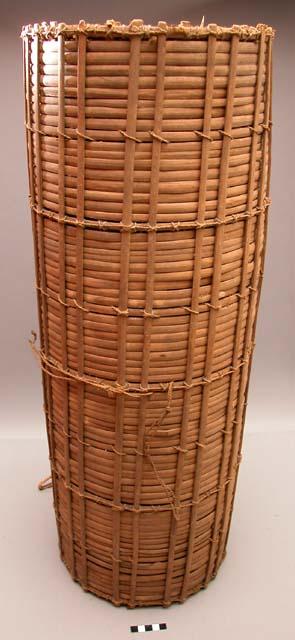 Wicker basket for eel