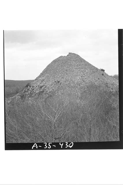 Southeast side of castillo, Structure 1B2