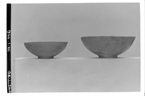 2 incised ring stand bowls A1-238, A1-254. D. A1-254-24.2 cms