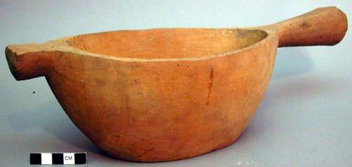 Wooden vessel for food, used also for boiling