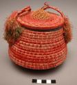 Coiled pandamus leaf basket with lid and plaited handle, red, with +