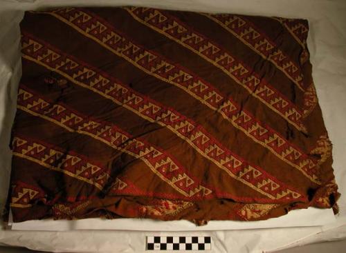 Mantle, weft-patterned