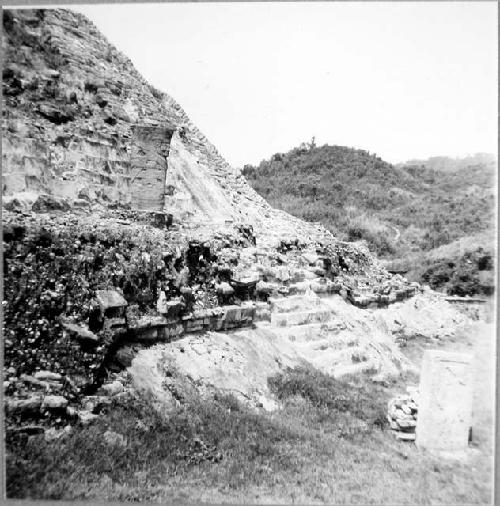 Monuments in front of Str. 5