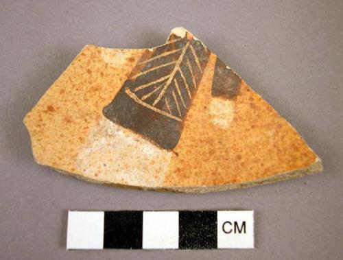 Engraved potsherd (feather?)