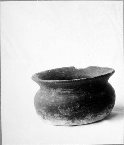 Purple-on-white ware vessel, Sacatepequez Phase. Dia. Orif. 15.1, Ht. 8.4 cms.