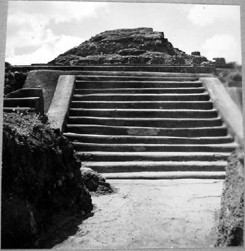 Looking South at North steps to platform from latest floor level, Str. 1-N