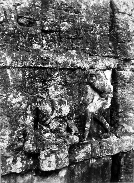 Wall figures North Side