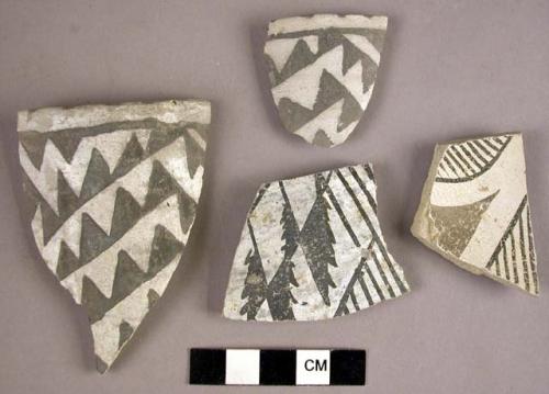 Potsherds - chaco black-on-white