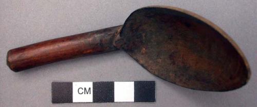 Wooden spoon, plain handle, L: 11 cm.