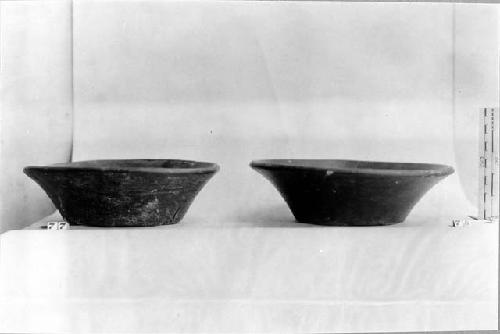 Small bowls - by Bunir. C.I.W. Pub. 477, Pl. 82d, e