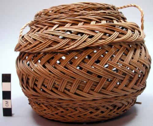 Basket with lid