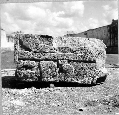 2D1 South Temple. Drum 1. Measurements: 69 x 69 x 35 cm.