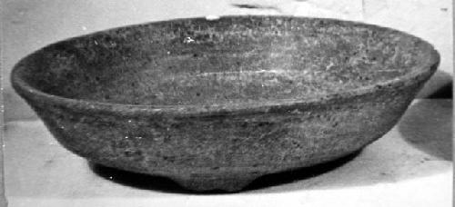 Ceramic bowl, footed