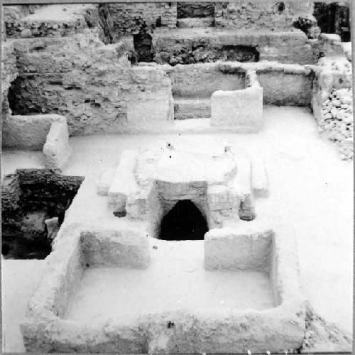 A-V: looking East across Temple Court.  Room 9 entrance down into Burial 29