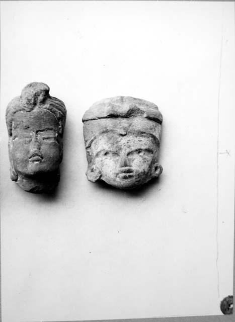 Figurine heads (3)