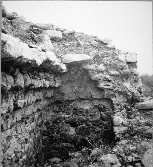 Early Classic and Late Classic vault masonry in North Group