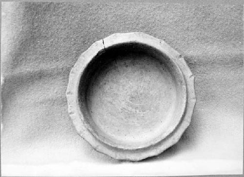 White ware, labial flanged bowl.  Sacatepequez Phase. Dia. flange 24.0 cm