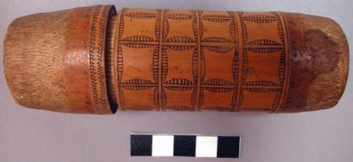 Bamboo trinket box with incised decoration
