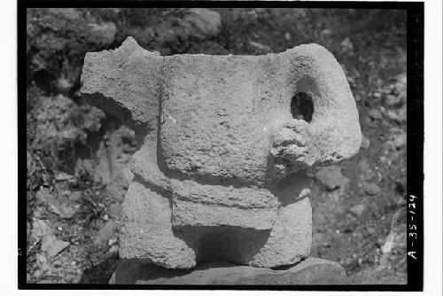 Str. 2B1 (Palace) / Stone fig. from S.E. corner, front