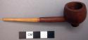Carved wooden pipe with stem, length: 11.3 cm.