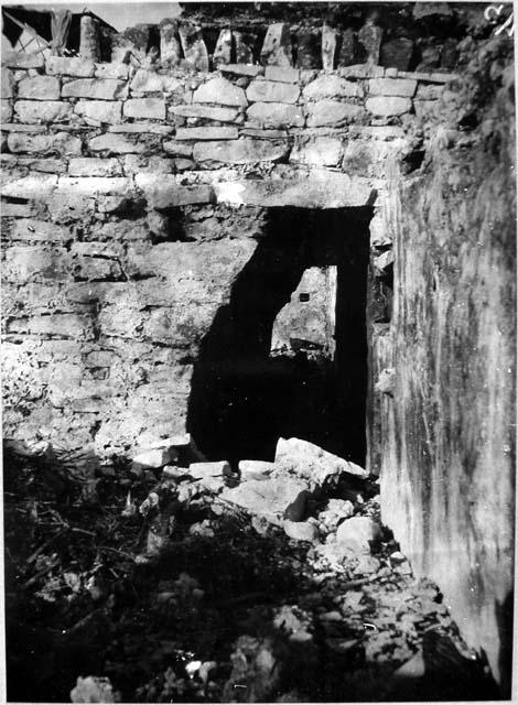 Castillo - passage under stairs from Room E