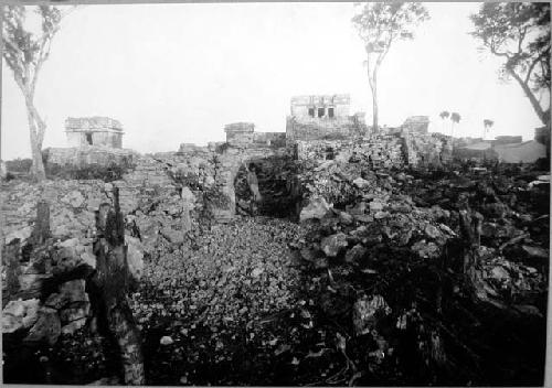 Castillo group from West of arch to inner enclosure