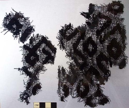 Textile fragment, plain weave with supplementary wefts