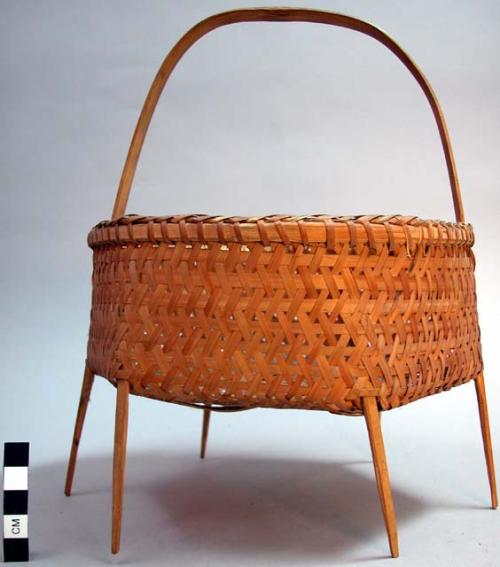 Basket, mad weave