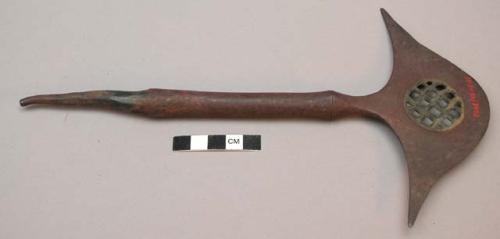 Ekuua, beheading axe, with copper filigree (made to imitate reeds), bound with b