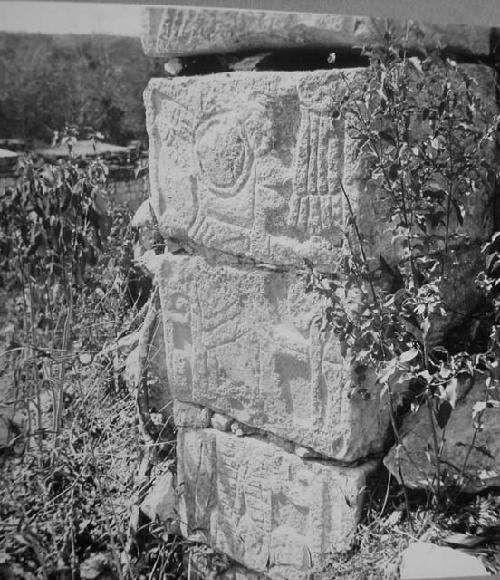 Sculptured column, Str. 3D8.