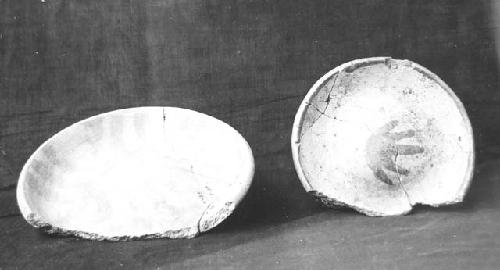 Small bowls with strongly recurved bases form Pit #1, Finca Las Charcas