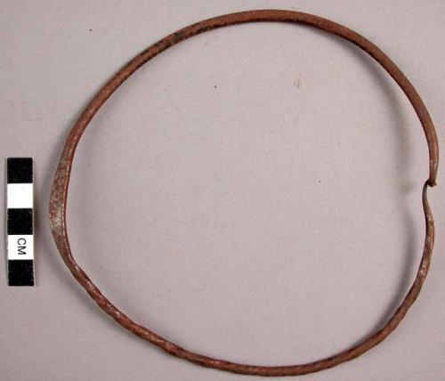 Plain iron necklet