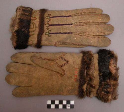 Pair of fur-lined gloves