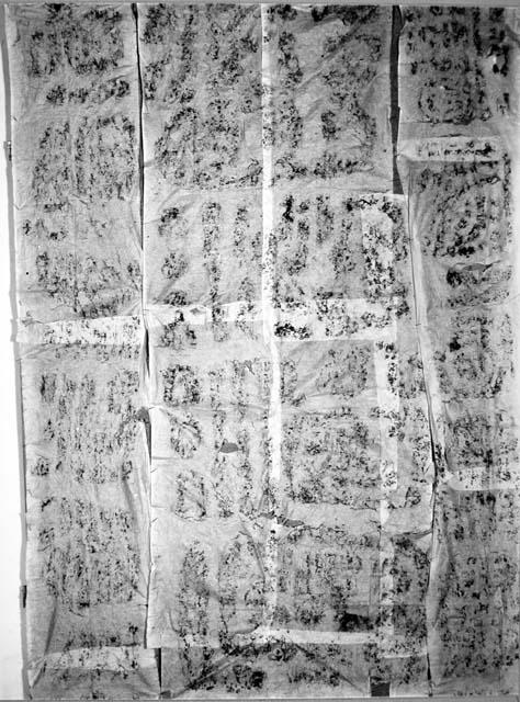 Stela 19. L., r, + back (in center) (rubbings)